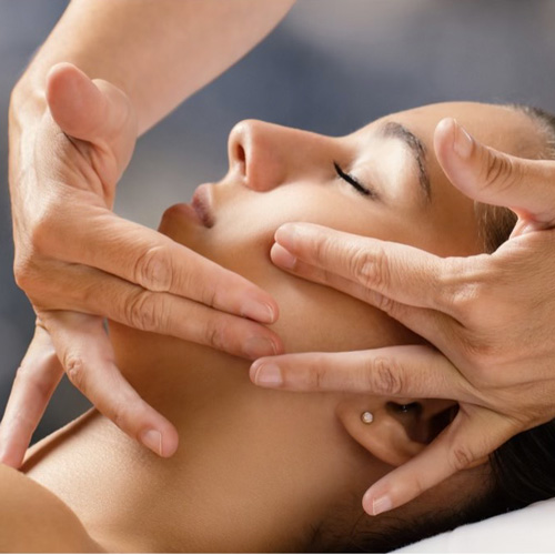 Manoeuvre-massage-du-visage_carre